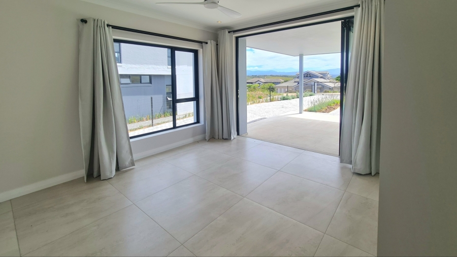 4 Bedroom Property for Sale in Baron View Western Cape